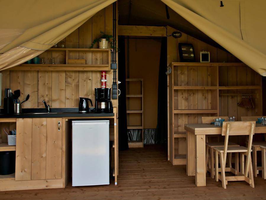 Camping Ushuaïa Village Les Cruses - Tente 4 personnes - Tente lodge 25m² in Ribes, Parc naturel régional des Monts d'Ardèche