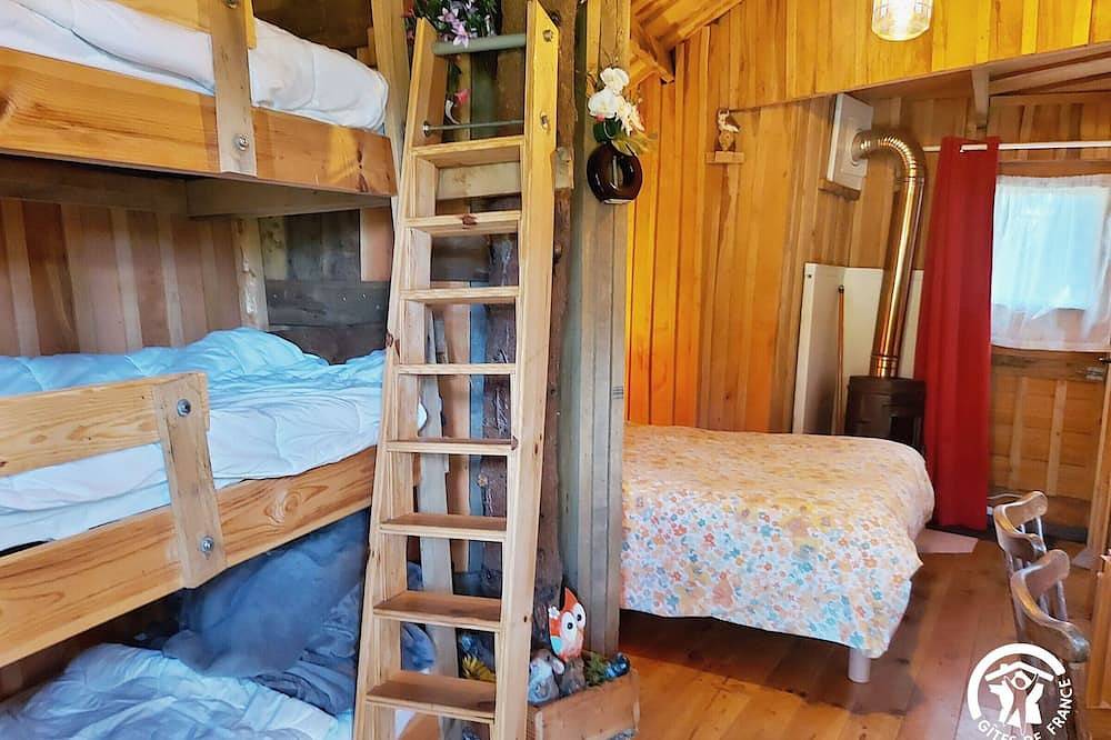 Casa Árbol con Desayuno, Seguridad, Confort y Piscina in Saint-Thomas-de-Courceriers, Mayenne (desambiguación)
