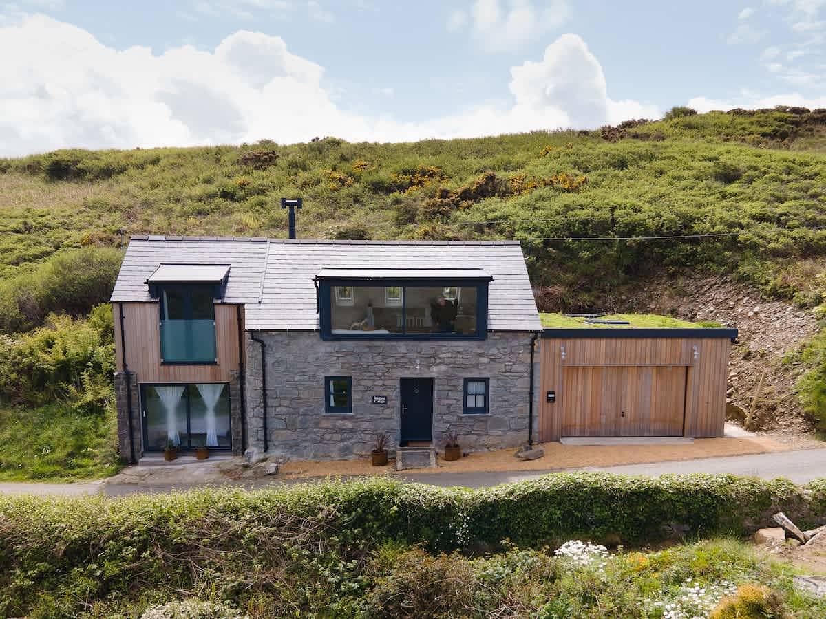 Cliff-top Cottage on Coast Path w/Panoramic Views in Trefin, Pembrokeshire