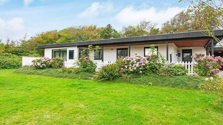 Ferieudlejning for 8 personer, med terrasse i Struer