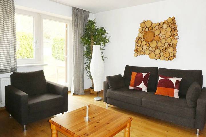 Ferienwohnung für 5 Personen, mit Sauna und Terrasse sowie Garten in Schöllang