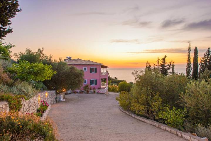 Διαμερίσματα διακοπών για 3 άτομα, με κήπο και θέα στην Εξάνθεια