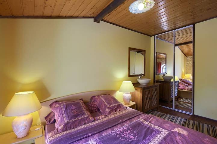 Location de vacances pour 5 personnes, avec terrasse et jardin, animaux acceptés à Pessac-sur-Dordogne - 3