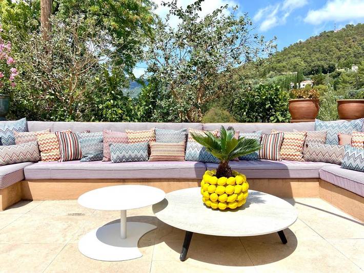 Location de vacances pour 2 personnes, avec vue ainsi que piscine et jardin à Claviers - 3