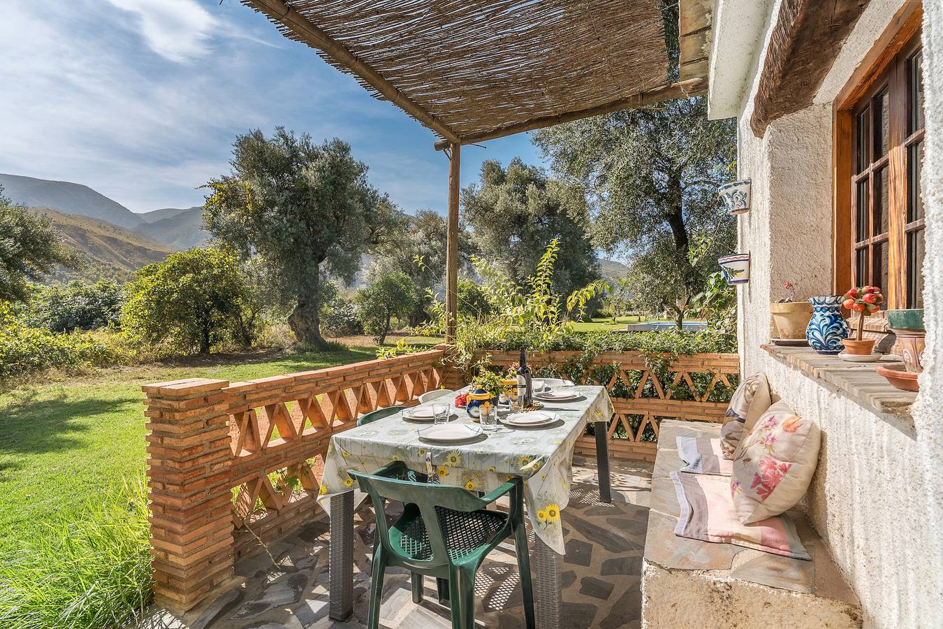 Landhaus 'Romero - Puerta' mit Bergblick, Gemeinschaftspool und Wi-Fi in Órgiva, Granada Provinz