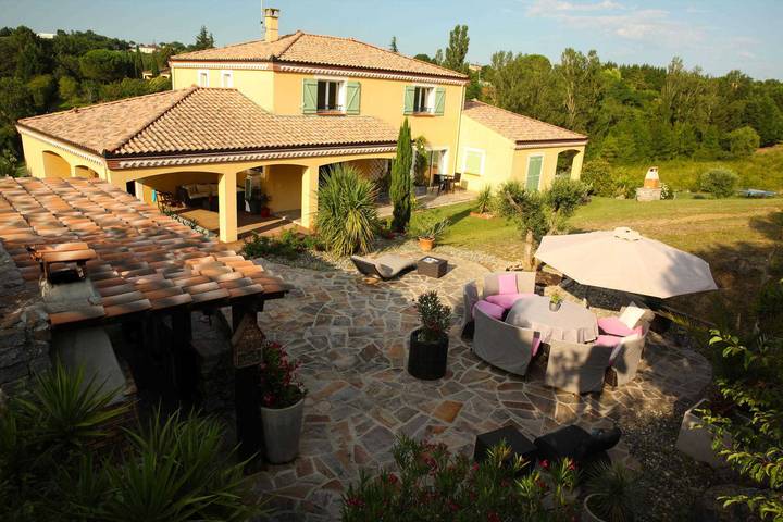 Gîte pour 15 personnes, avec jardin et piscine ainsi que jacuzzi et sauna, animaux acceptés à Vieille-Toulouse - 4