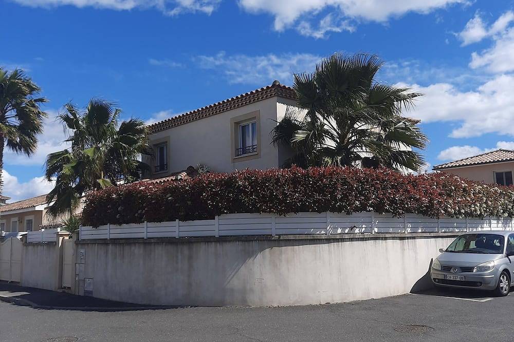 Proche de la mer villa avec piscine dans village  idéal pour les familles in Mauguio, Côte méditerranéenne (France)