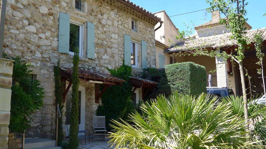 Location de vacances pour 6 personnes, avec jardin et piscine à Les Granges-Gontardes - 3