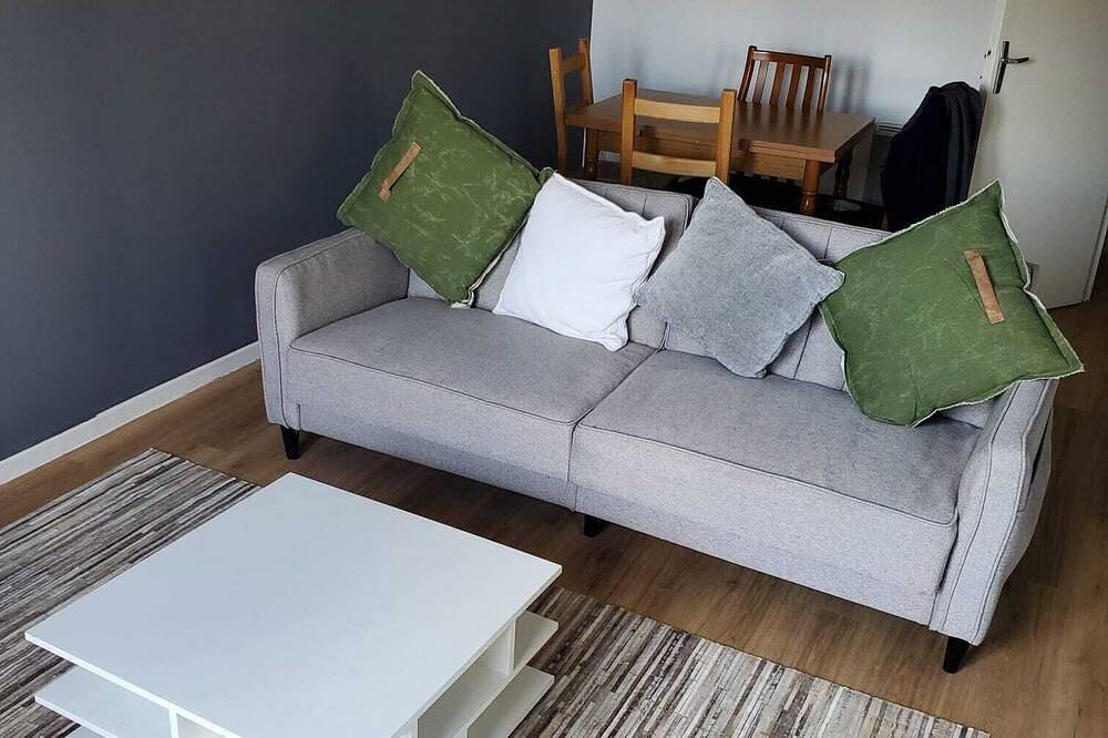 Apartamento entero, Modern, fully-equipped apartment in L'Isle-Jourdain, Gers