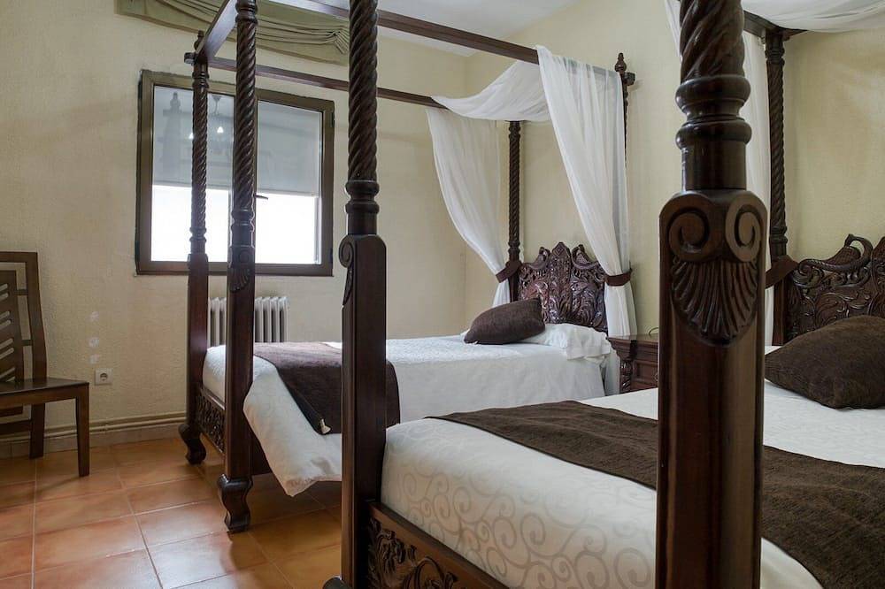 Entire apartment, Villa Dolores Apartments - Unit 1 in La Alberca, Parque Natural de Las Batuecas - Sierra de Francia