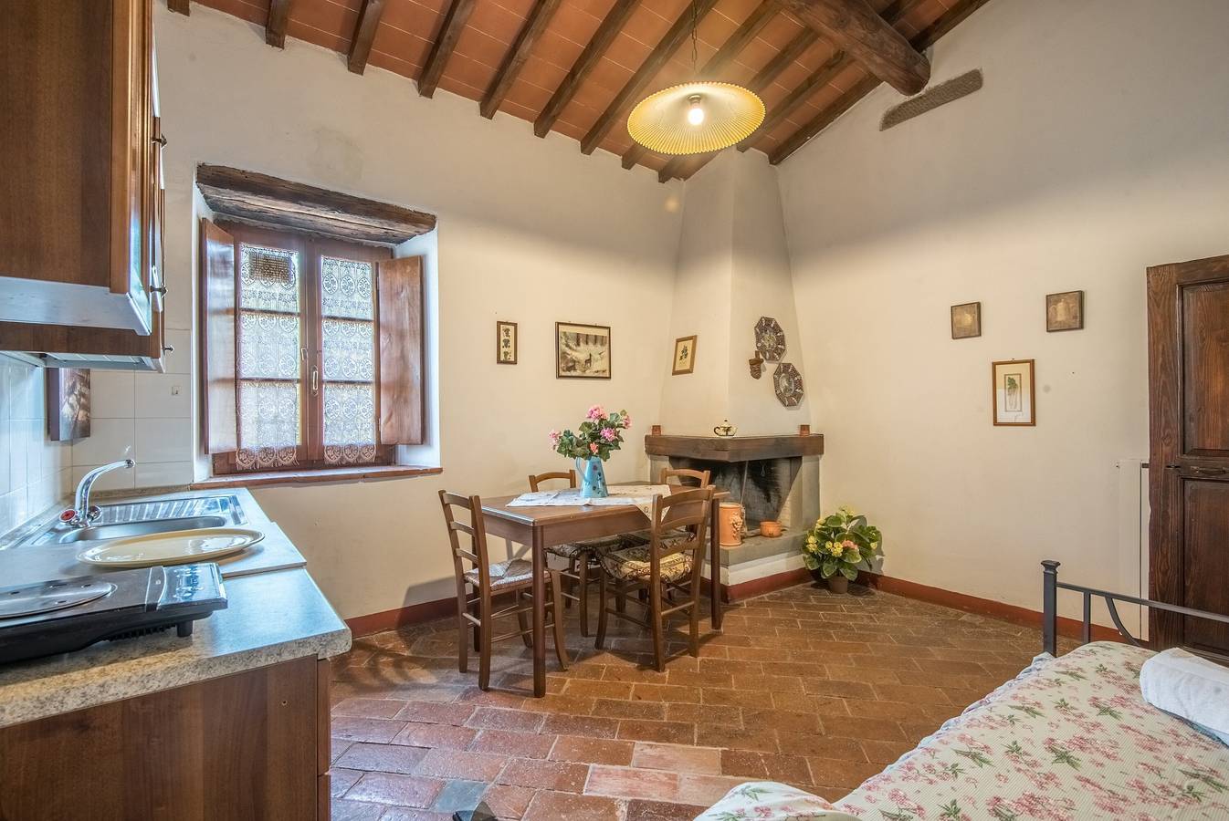 Holiday Apartment "Bilocale Santolaio" with Shared Pool & Wi-Fi in Castiglion Fibocchi, Valdarno