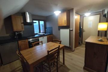 Gîte pour 4 personnes, avec jacuzzi et terrasse ainsi que jardin et sauna, animaux acceptés à Dommartin-lès-Remiremont