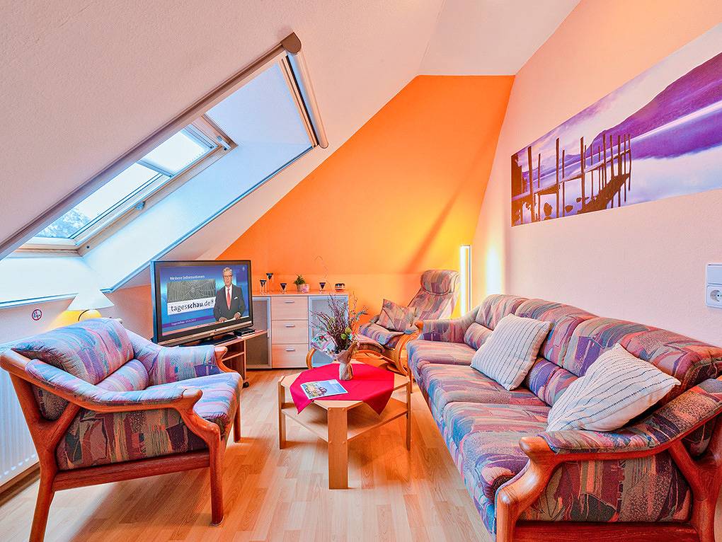 Apartamento vacacional entero, Apartamento de vacaciones para 3 personas con jardín in Plötzin, Werder (Havel)