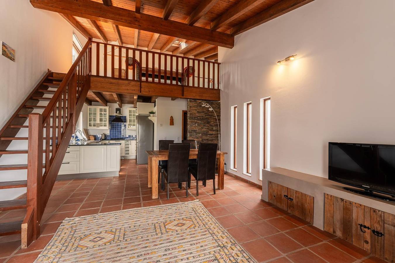 Villa Fun Ride Surf School mit Gemeinschaftspool und Gemeinschaftsgarten in Raposeira, Vila do Bispo