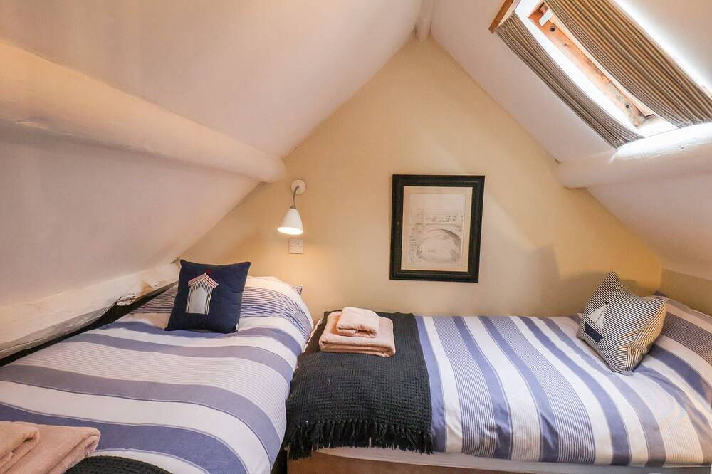 Delft Cottage, pet friendly, with open fire in Robin Hood’s Bay in Robin Hood's Bay, North York Moors National Park