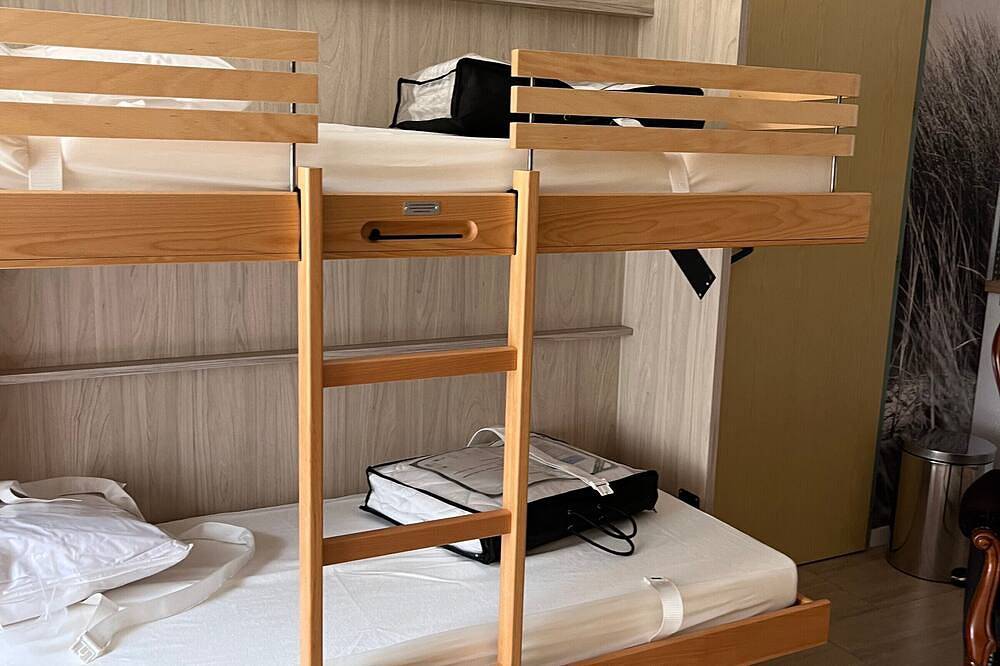 Entire apartment, Studio 2 Pers, Plage et Commerces à 50m - Centre Les Sables-d'Olonne in Les Sables-d'Olonne, Vendée
