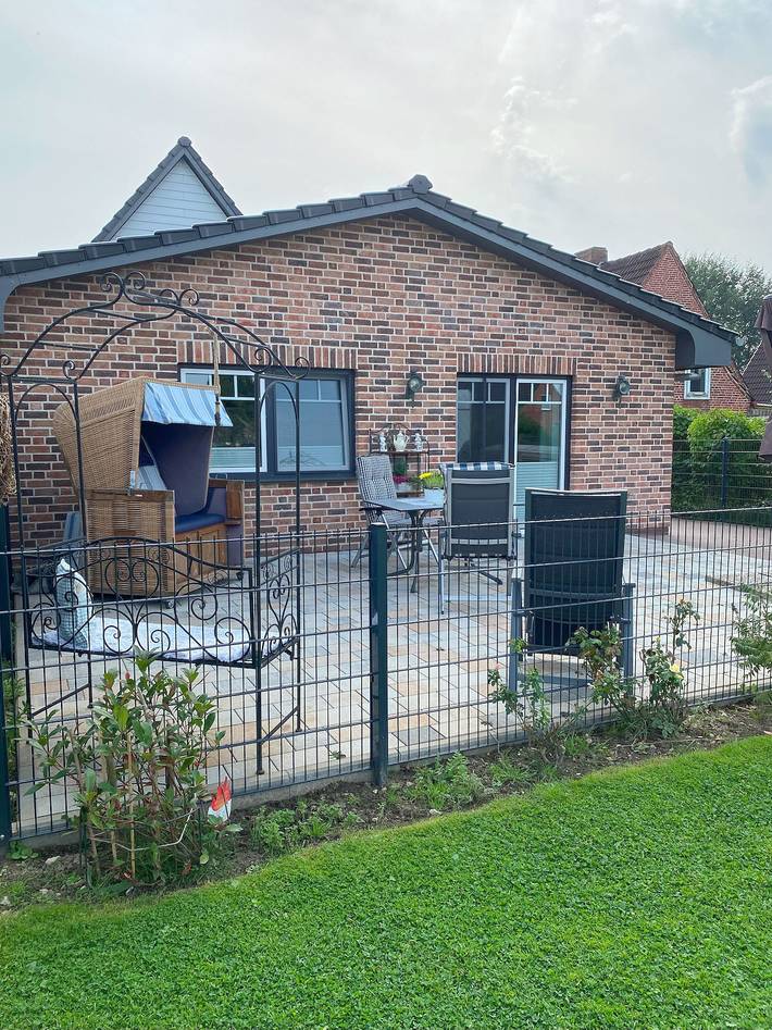 Entire apartment, Apartment 'Doppelhaushälfte Ida' with Private Terrace, Shared Garden and Wi-Fi in Meldorf, Dithmarschen