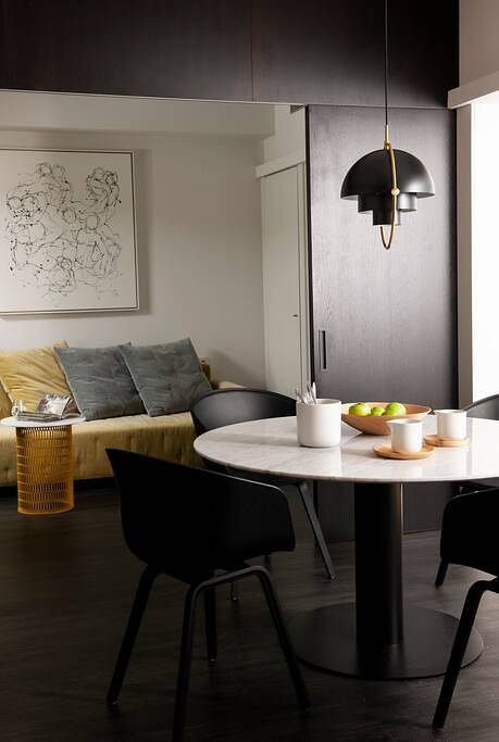 Sunglow - Spacious Barcelona Apartment with Terrace in Centro Barcelona, Barcelona