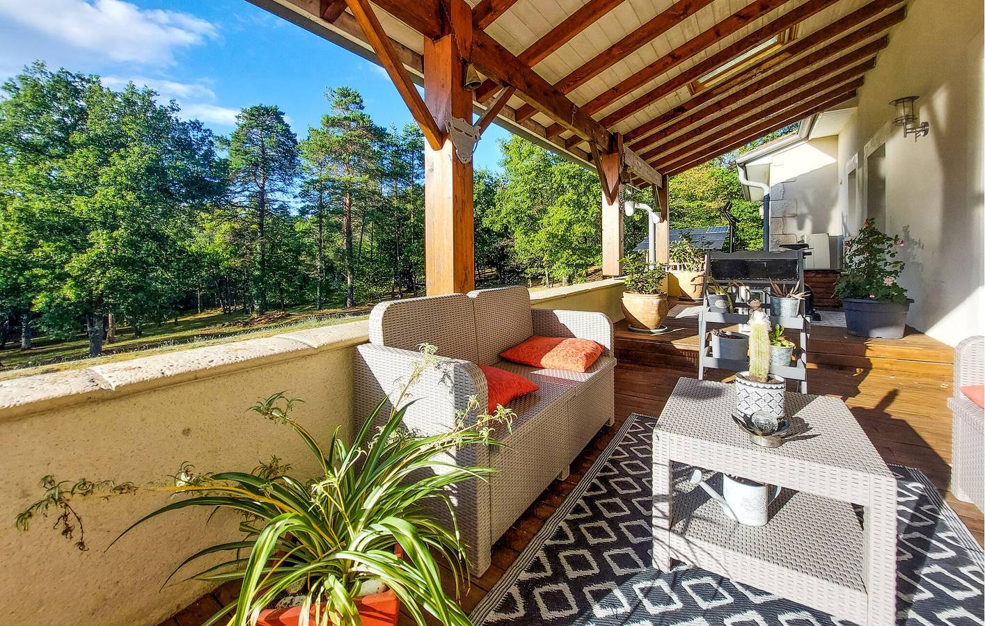 Appartement de jardin confortable près de Sarliac-sur-l'Isle in Sarliac-sur-l'Isle, Périgord Blanc