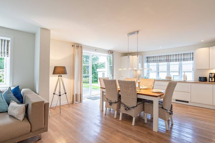 Ferienhaus für 4 Personen, mit Terrasse und Garten in Alkersum - 2