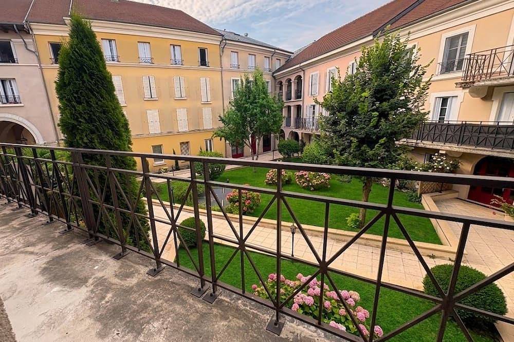 Apartamento entero, 2Bedroom Apartment near Disneyland paris,outlet shopping, 2Free Parking, Balcony in Serris, Sena y Marne