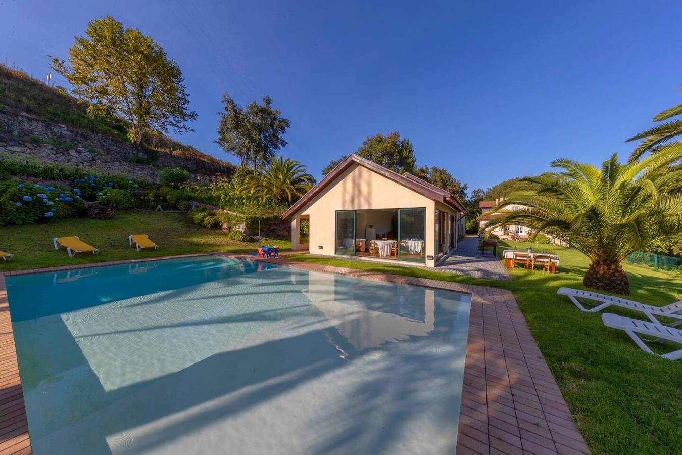 Holiday Home 'De Valdemar' with Mountain View, Wi-Fi and Air Conditioning in Margaride (Santa Eulália), Várzea, Lagares, Varziela e Moure, Felgueiras