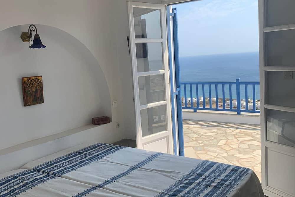 Villa with sea view, Antiparos, Greece in Unidad Regional de Paros