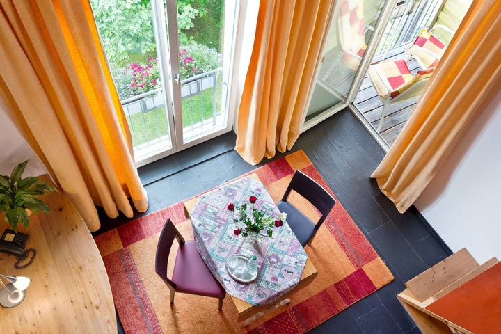 Ferienwohnung für 2 Personen, mit Balkon und Seeblick in Radolfzell am Bodensee