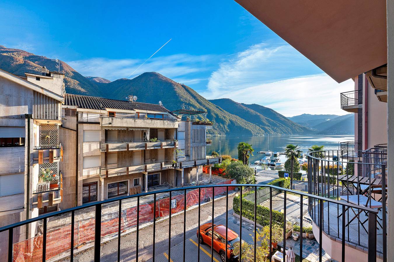 Camera '5' con Vista Lago, Wi-Fi e Aria Condizionata in Porlezza, Comune di Porlezza