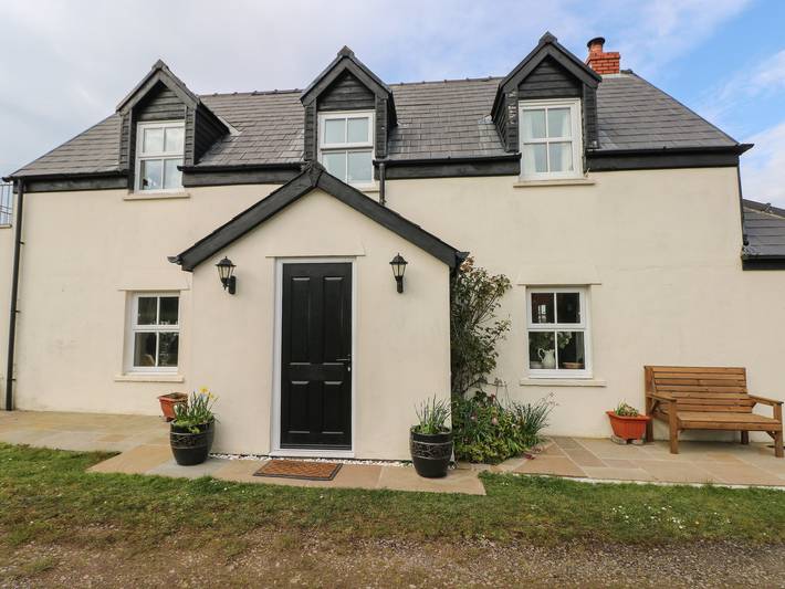 Cottage for 8 people, with garden in Pembrokeshire
