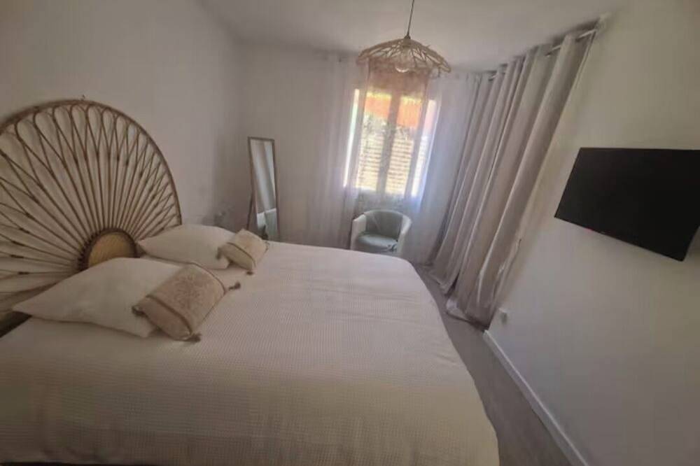 Ganze Wohnung, T2 terrace family home- Chez Amé et Fred in Ollioules, Mittelmeerküste (Frankreich)