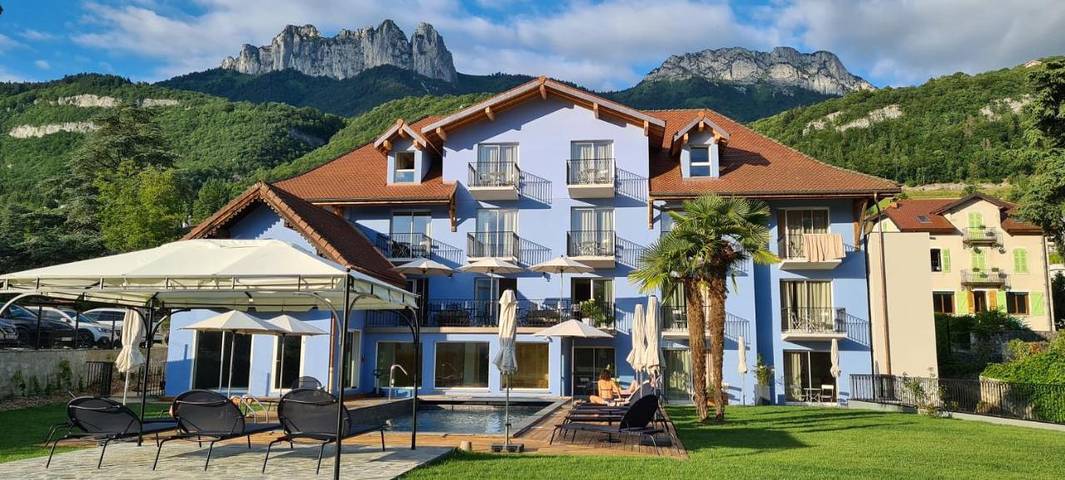 Hôtel pour 2 personnes, avec piscine et jardin ainsi que sauna et vue, animaux acceptés