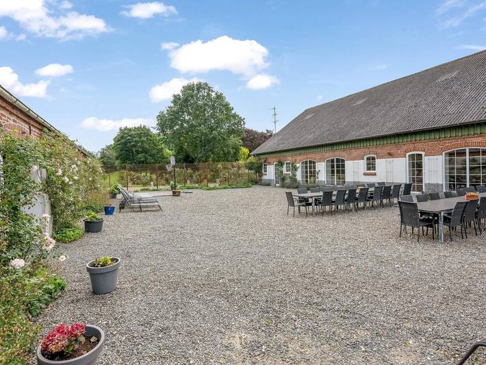 Ferienhaus für 30 Personen, mit Sauna und Terrasse sowie Pool - 1