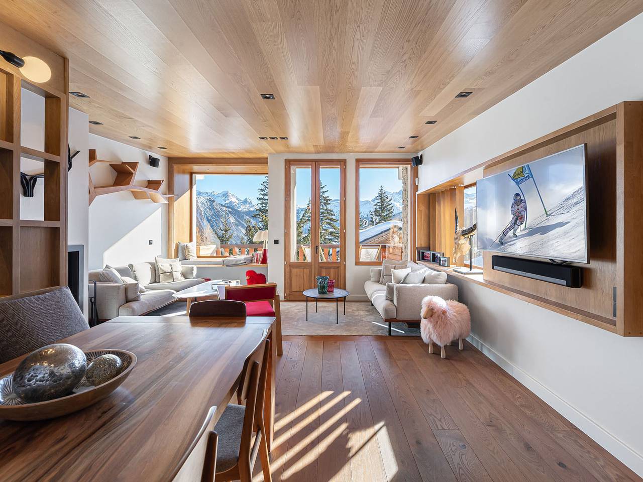 Hel lejlighed, Elegant Triplex in Courchevel 1850 with Fireplace and Parking in Courchevel 1850, Saint-Bon-Tarentaise