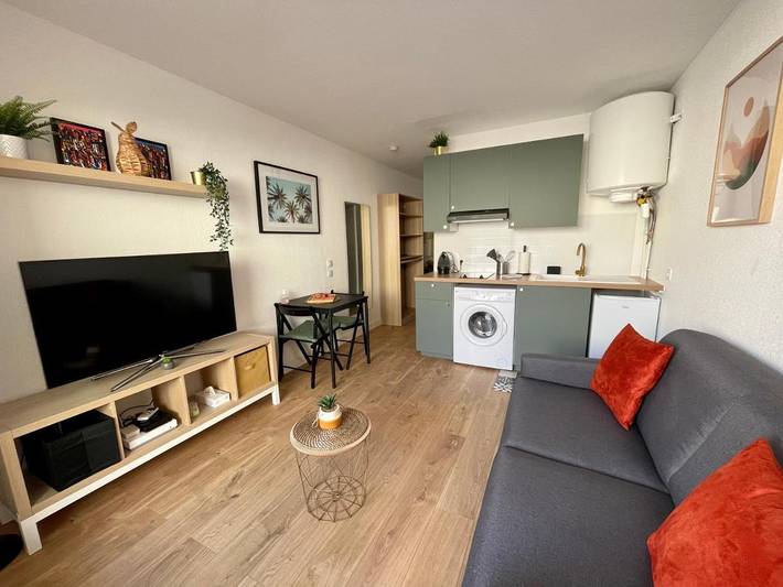 Gîte pour 2 personnes, avec Balcon ainsi que Terrasse et Piscine dans Parc de Vaugrenier - 3