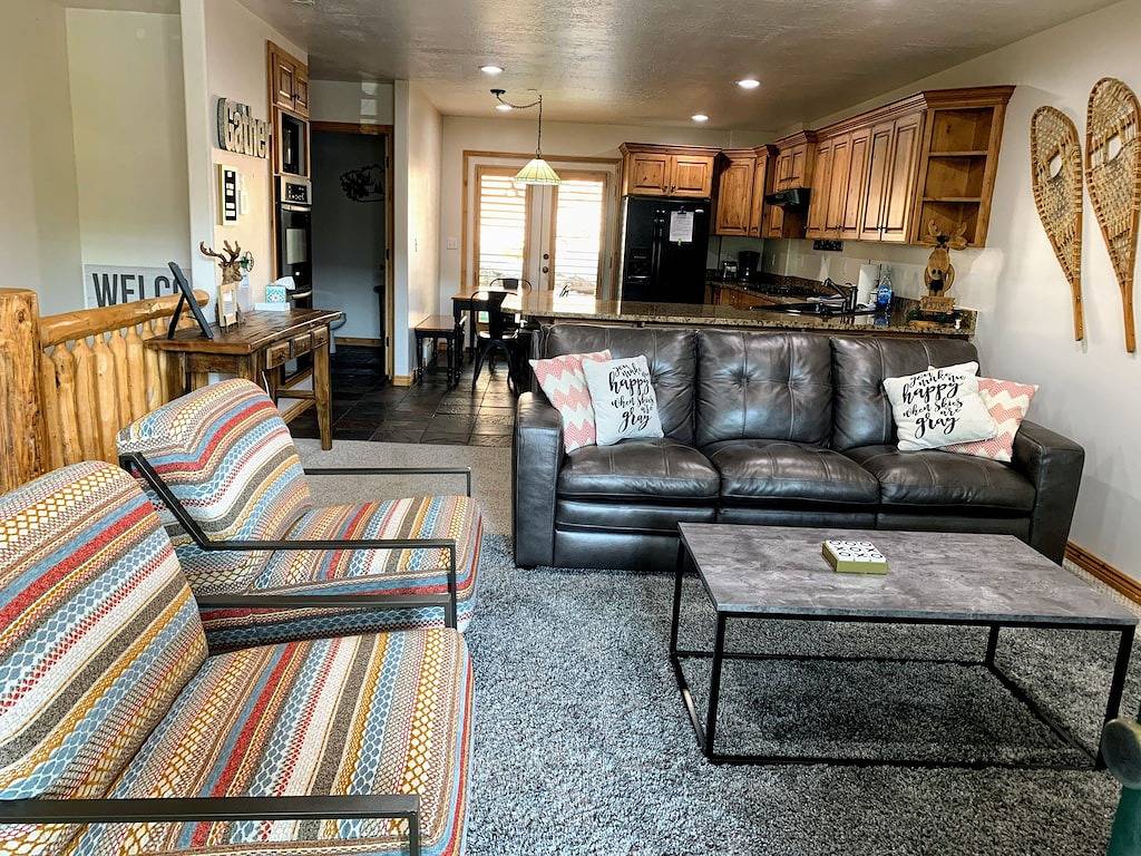 Ganze Wohnung, Powder Haus - Schritte zum Whirlpool - Ski @ Powder Mtn & Snow Basin in Eden (UT), Uinta Wasatch Cache National Forest