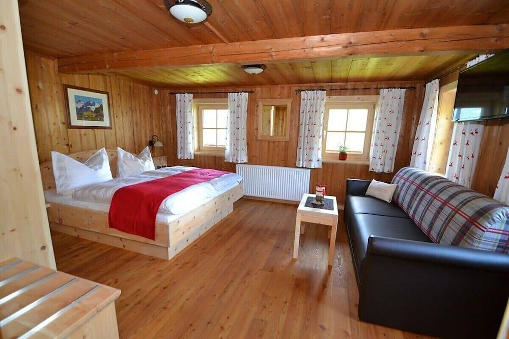 Premium Chalet Zirbe - Ski in/Ski out, Sauna-Jacuzzi - by \"wachterhof\" in Tuxer Alpen, Kaltenbach