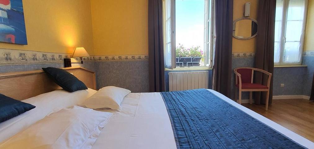 Hôtel pour 3 personnes, avec vue et jardin dans Office De Tourisme De Lancieux - 3
