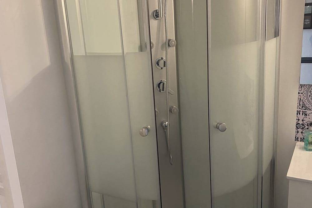 Appartement entier, Appartement centre ville 1 chambre, cuisine aménagée in Crépy-en-Valois, Oise