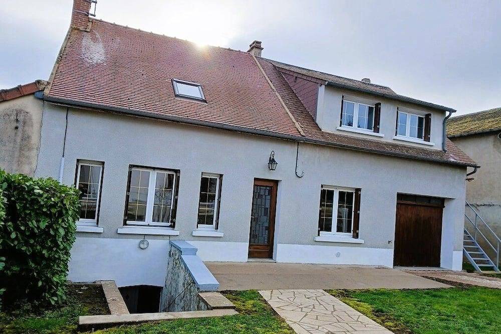 Furnished house nature stopover on the Nivernais canal in Bazolles, Nièvre