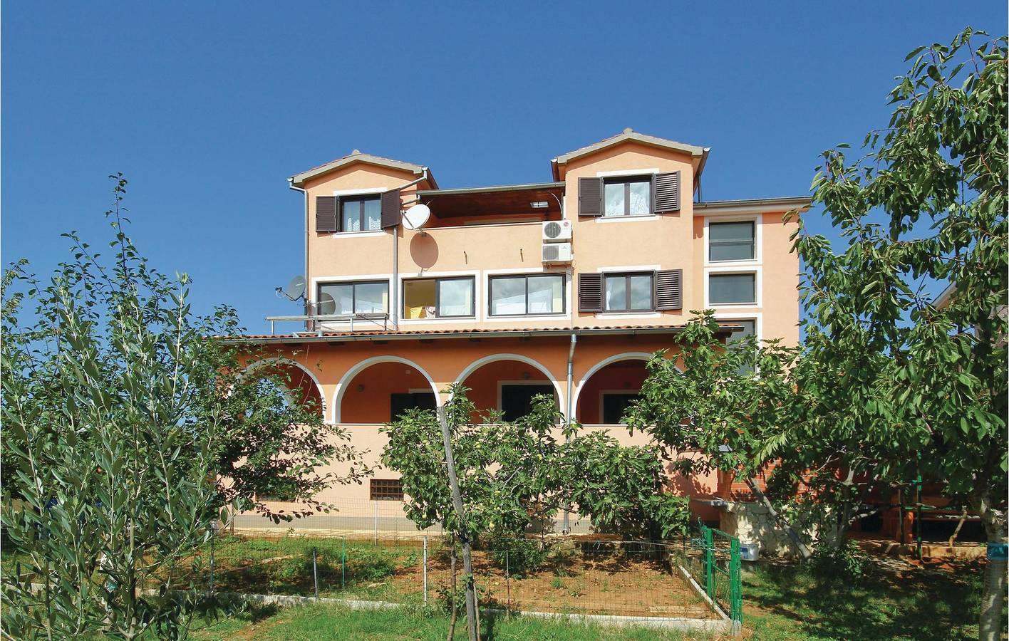 Ganze Ferienwohnung, Ferienwohnung für 4 Personen mit Terrasse in Zbandaj, Porec und Umgebung
