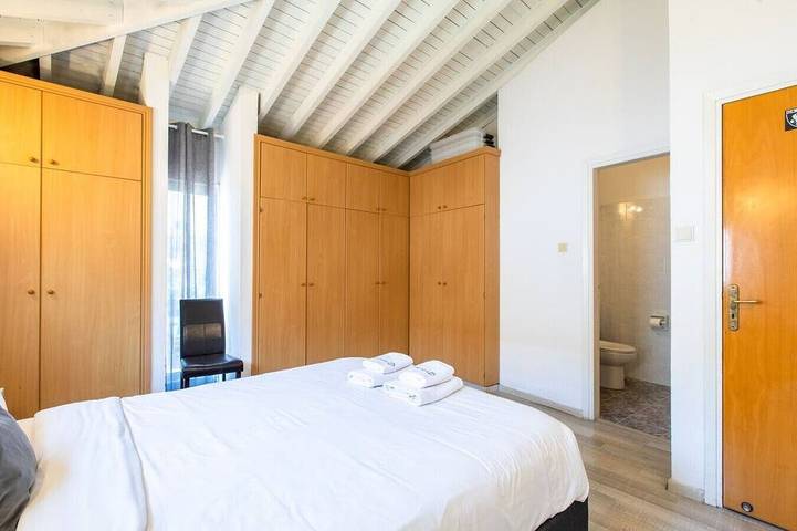 Gaia`s Residence in Larnaca in Lárnaca, Distrito de Larnaca
