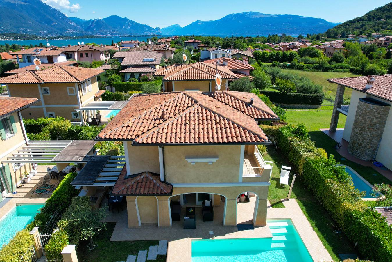 Villa Iris Manerba private pool Bookinggardalake in Lido di Manerba, Manerba del Garda