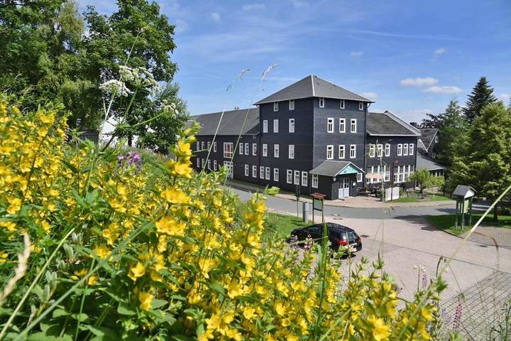 Ferienwohnung für 18 Personen, mit Terrasse in Gehlberg