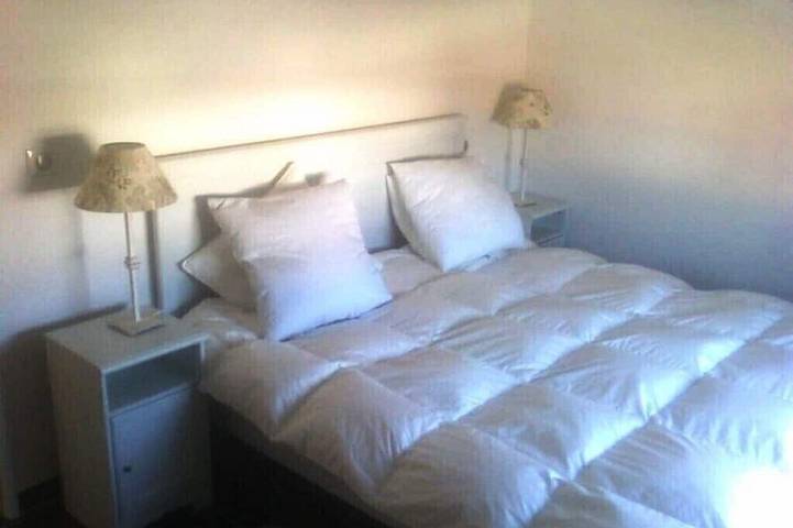 Villa pour 6 personnes, avec terrasse ainsi que piscine et jardin à Sète - 3