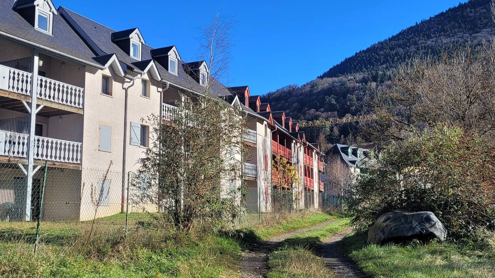 Appartement entier, Appartement cosy à Arreau, Piscine chauffée & sauna in Arreau, Pyrénées