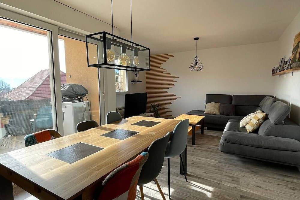 Ganze Wohnung, Bright duplex with terrace and lake view – Brison-Saint-Innocent in Brison-Saint-Innocent, Chambéry und Umgebung