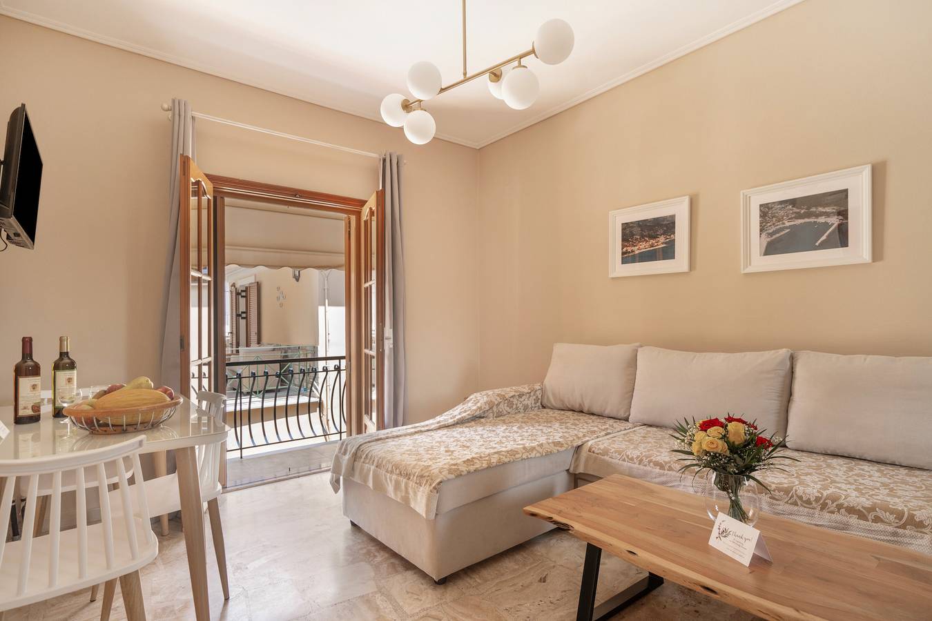 Hel lejlighed, Apartment 'Poros' with Private Terrace, Wi-Fi and Air Conditioning in Argostoli, Kefalonia