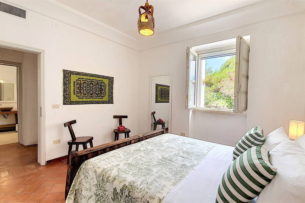 Breathtaking whirlpool villa&office w/ sea access in Castro (Lecce), Lecce Province