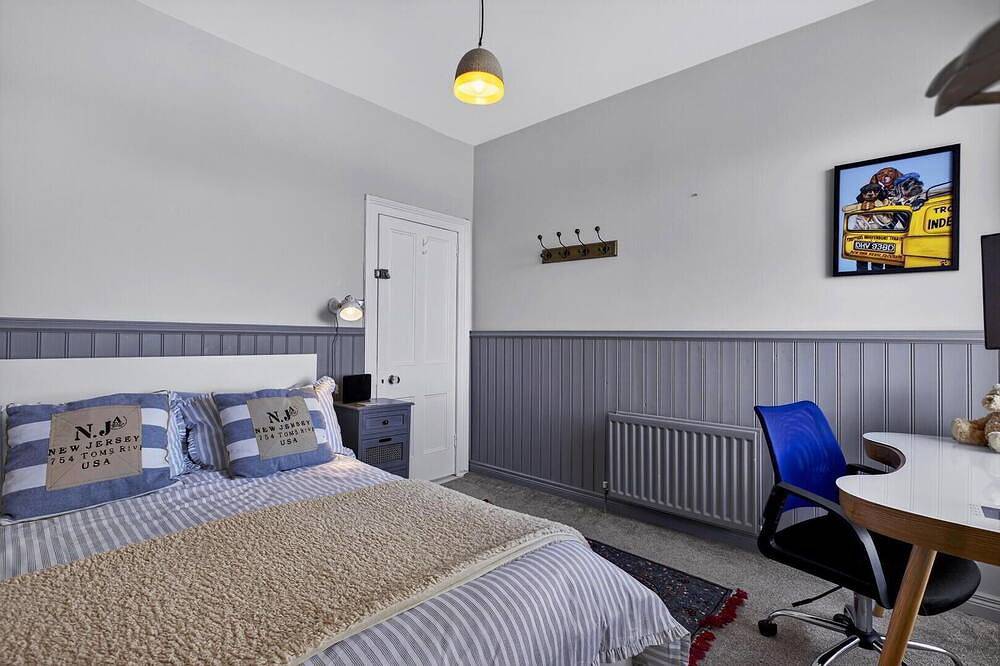 Modern Coastal Living at Old Slipway House – Walk to Beach & Harbour in Portrush, Grafschaft Antrim